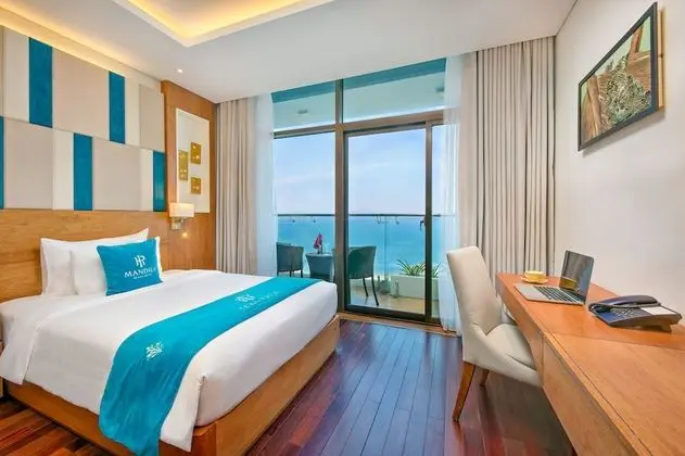 Deluxe King Ocean Front With Balcony - Free 30m Foot Massage