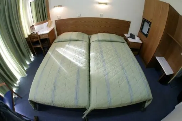 1 Çift Kişilik Veya 2 Tek Kişilik Yatak Standard