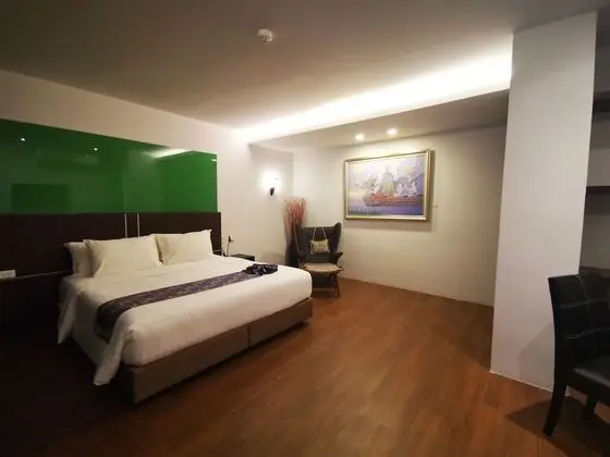 Deluxe King Room