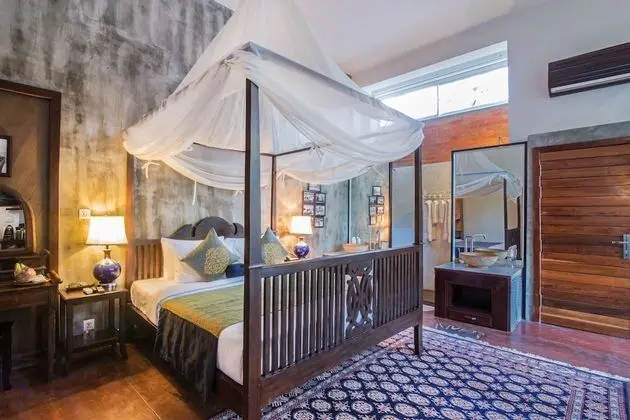 Classic Double Room - Free Airport Transfers + Daily Afternoon Tea
