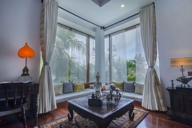 Colonial Suite with Outdoor Jacuzzi - Free Airport Transfers + Daily Afternoon Tea + Daily Massage