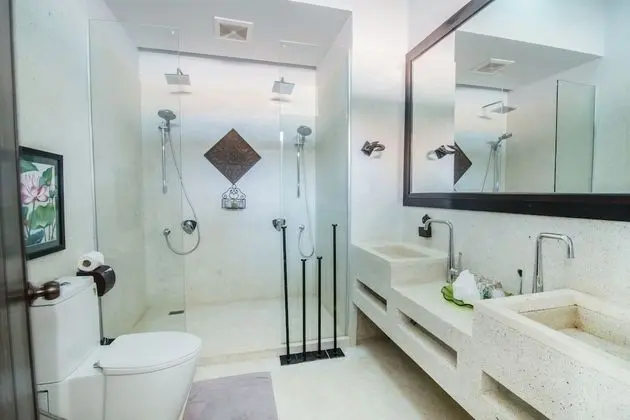 Colonial Suite with Outdoor Jacuzzi - Free Airport Transfers + Daily Afternoon Tea + Daily Massage