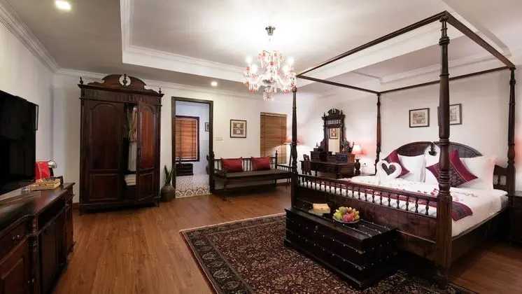 Colonial Honeymoon Suite - Free Airport Transfers + Daily Afternoon Tea