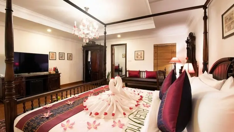 Colonial Honeymoon Suite - Free Airport Transfers + Daily Afternoon Tea