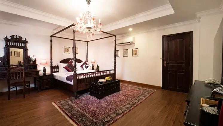 Colonial Honeymoon Suite - Free Airport Transfers + Daily Afternoon Tea