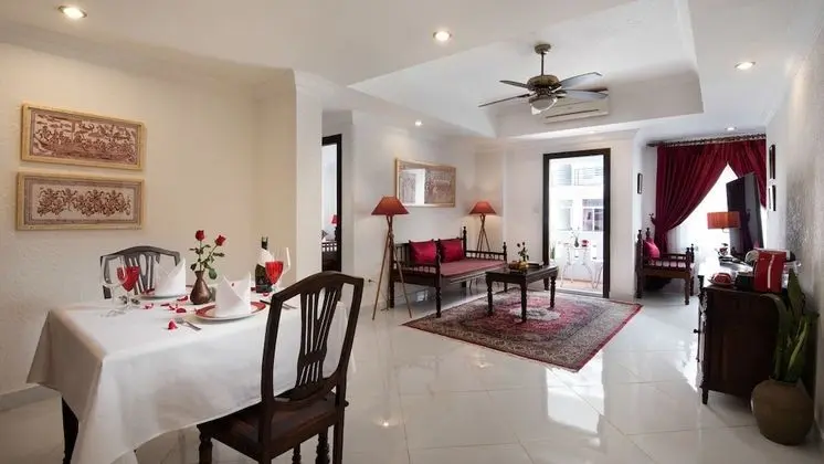 Colonial One-Bedroom Suite - Free Airport Transfers + Daily Afternoon Tea