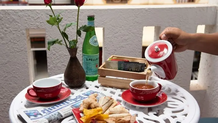 Colonial One-Bedroom Suite - Free Airport Transfers + Daily Afternoon Tea