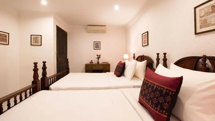 Colonial Two-Bedroom Suite - Free Airport Transfers + Daily Afternoon Tea
