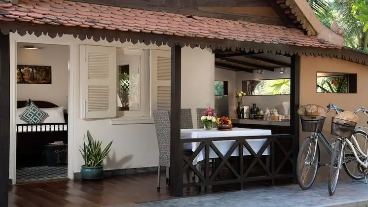 Private One-Bedroom Home - Free Airport Transfers + Daily Afternoon Tea