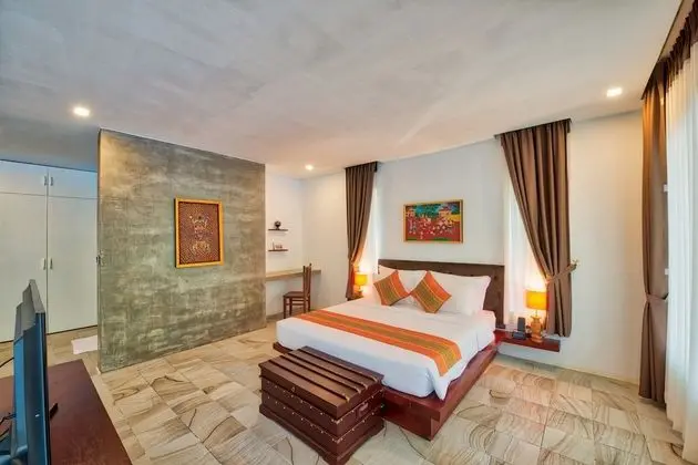Suite with Terrace - Free Airport Transfers + Daily Afternoon Tea