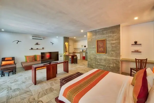Suite with Terrace - Free Airport Transfers + Daily Afternoon Tea
