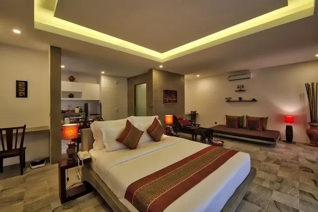 Suite with Terrace - Free Airport Transfers + Daily Afternoon Tea