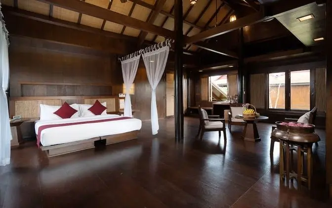 Private Pool Villa - Free Airport Transfers + Daily Khmer Lunch + Daily Afternoon Tea