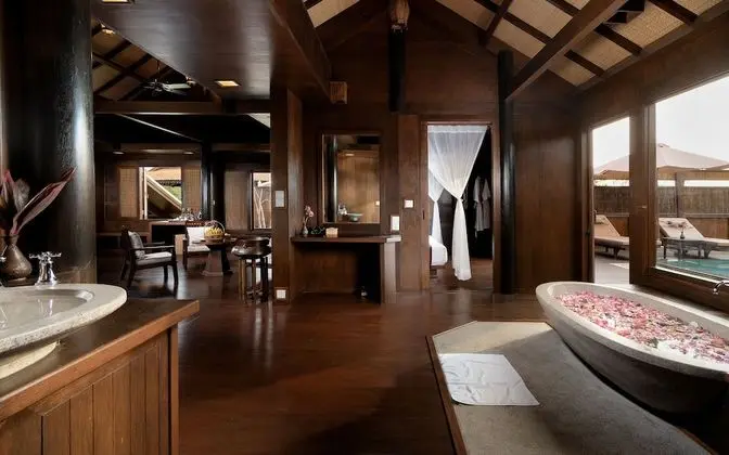 Private Pool Villa - Free Airport Transfers + Daily Khmer Lunch + Daily Afternoon Tea