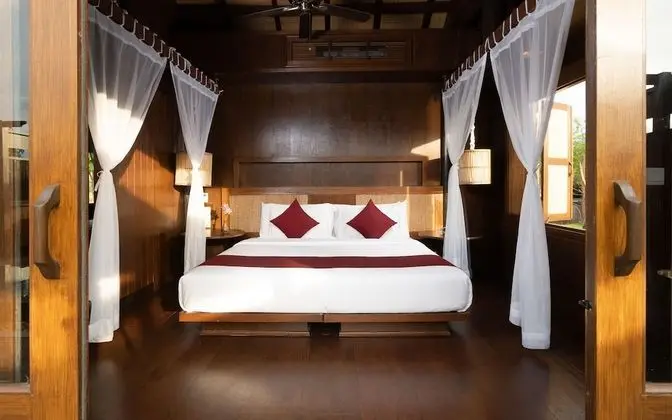 Private Pool Villa - Free Airport Transfers + Daily Khmer Lunch + Daily Afternoon Tea