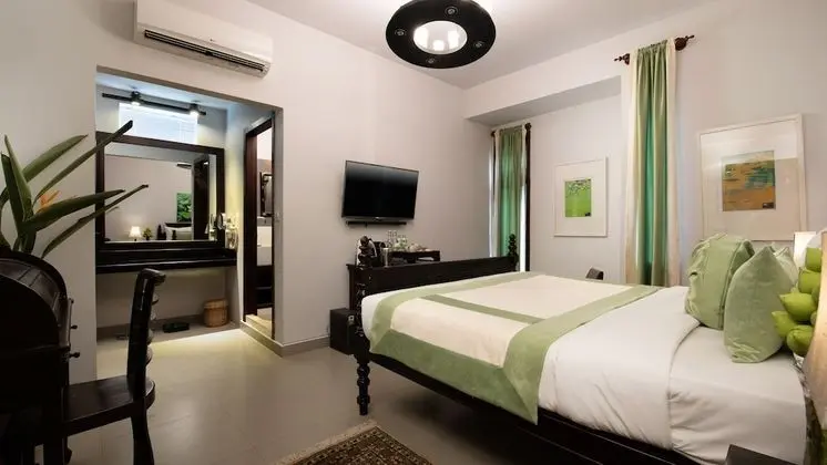 Historical Double Room - Free Airport Transfers + Daily Afternoon Tea