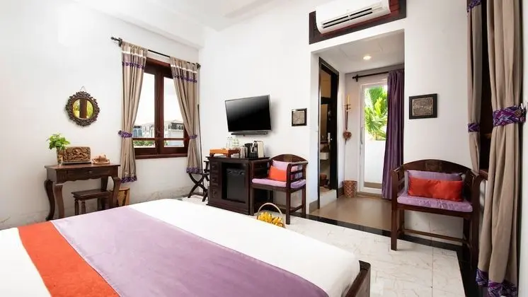Historical Double Room - Free Airport Transfers + Daily Afternoon Tea