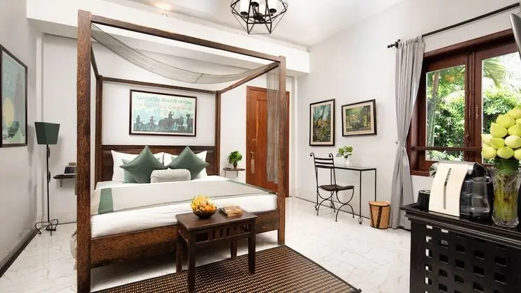 Historical Double Room - Free Airport Transfers + Daily Afternoon Tea