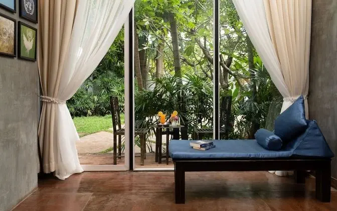 Historical Double Room - Free Airport Transfers + Daily Afternoon Tea