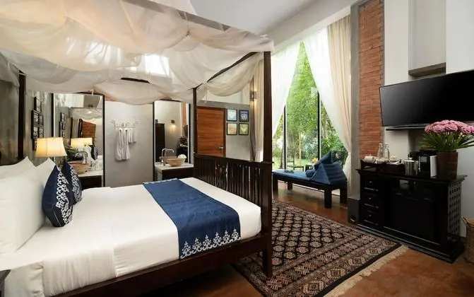 Historical Double Room - Free Airport Transfers + Daily Afternoon Tea