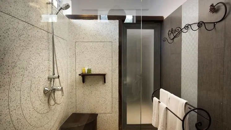 Historical Double Room - Free Airport Transfers + Daily Afternoon Tea