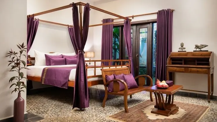 Historical Honeymoon Suite - Free Airport Transfers + Daily Afternoon Tea
