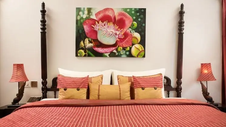 Historical Honeymoon Suite - Free Airport Transfers + Daily Afternoon Tea