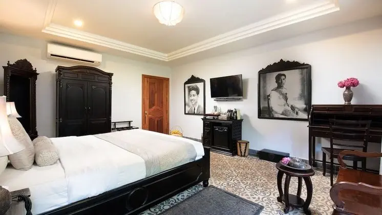 Historical Honeymoon Suite - Free Airport Transfers + Daily Afternoon Tea