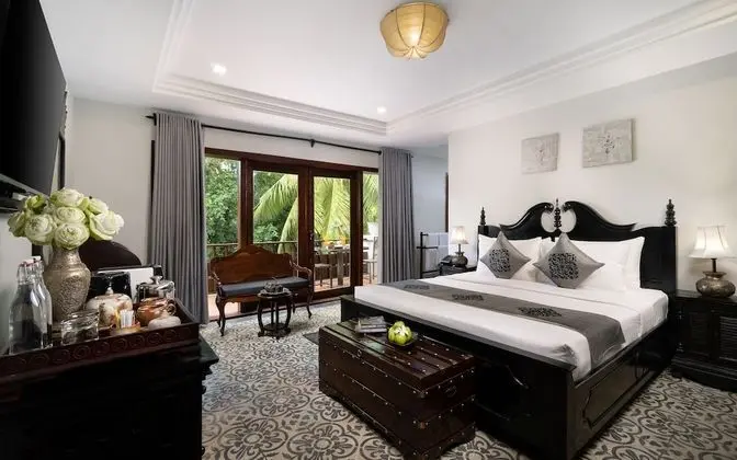 Historical Honeymoon Suite - Romantic Package
