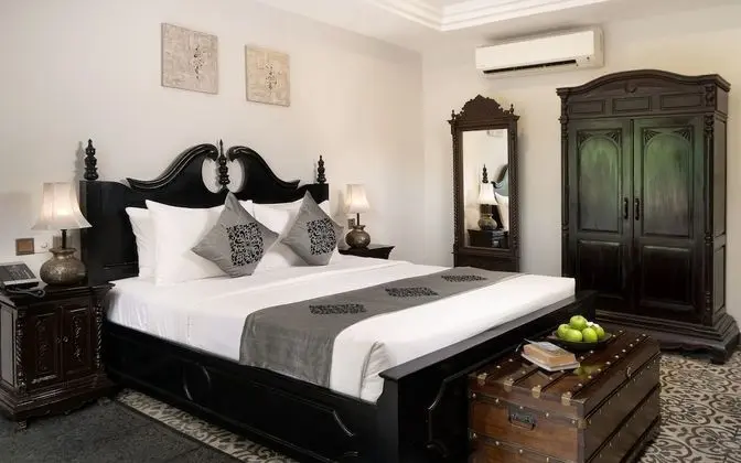 Historical Honeymoon Suite - Romantic Package