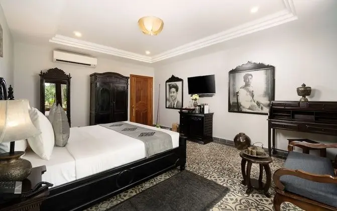 Historical Honeymoon Suite - Romantic Package