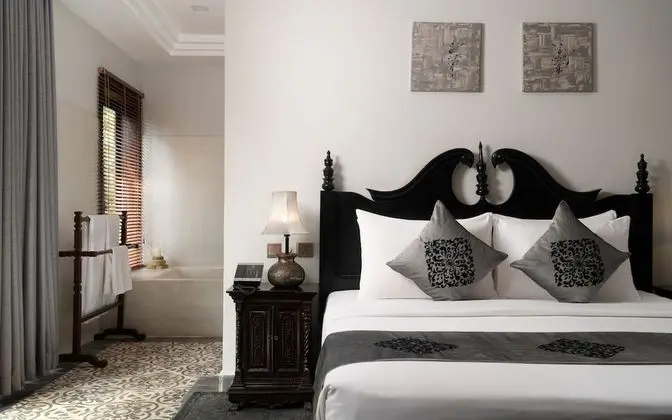 Historical Honeymoon Suite - Romantic Package