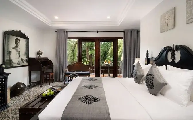 Historical Honeymoon Suite - Romantic Package