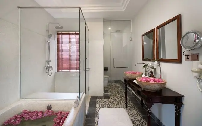 Historical Honeymoon Suite - Romantic Package