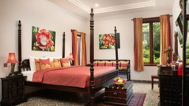 Historical Honeymoon Suite - Romantic Package