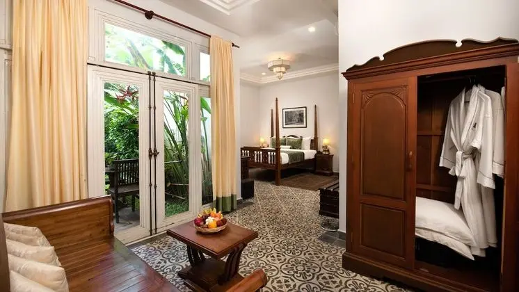 Historical Honeymoon Suite - Romantic Package