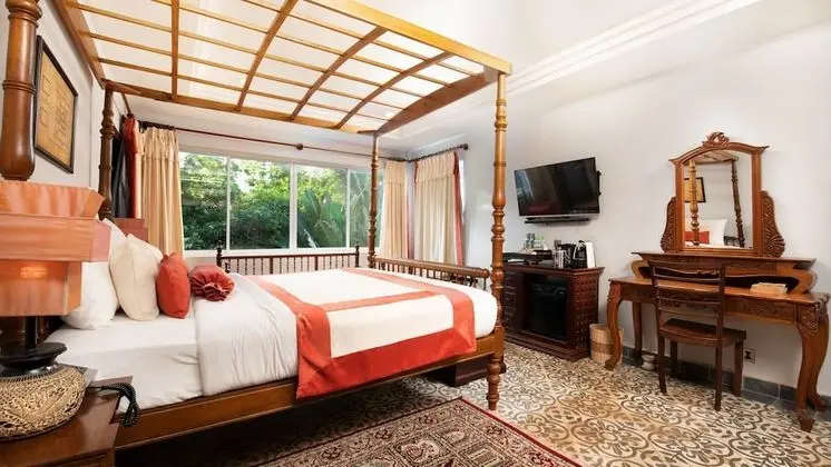 Historical Honeymoon Suite - Romantic Package