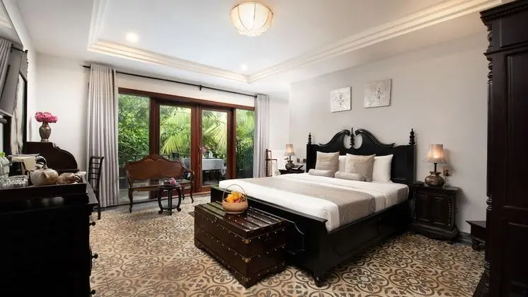 Historical Honeymoon Suite - Romantic Package