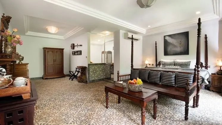 Historical Honeymoon Suite - Romantic Package