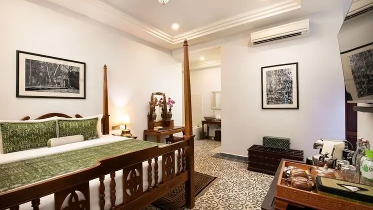 Historical Honeymoon Suite - Romantic Package