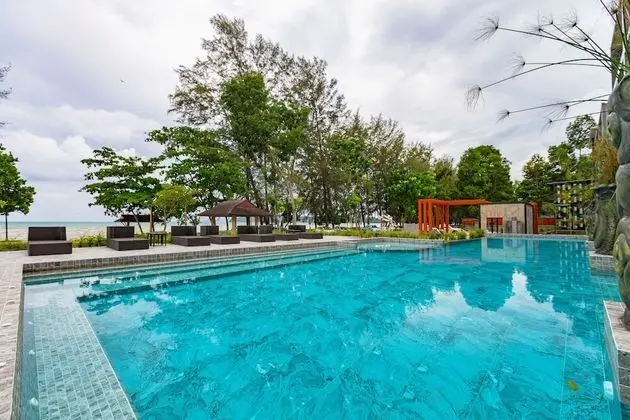 Deluxe Seaview Pool Access
