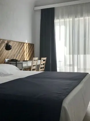 Tek Büyük Yataklı Oda, Teras, Kısmi Deniz Manzarası