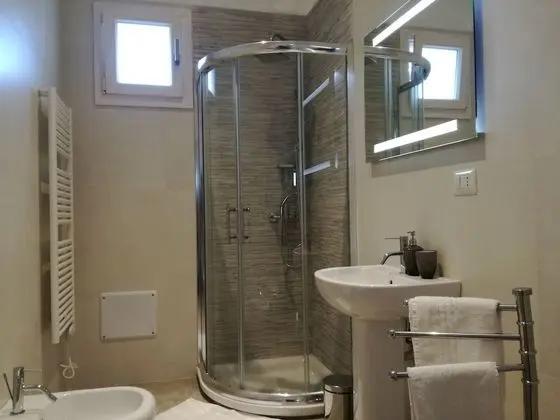 Deluxe Tek Büyük Yataklı Oda, 1 Büyük (Queen) Boy Yatak, Banyolu/Duşlu, Zemin Kat