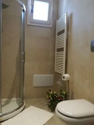 Royal Tek Büyük Yataklı Oda, 1 Büyük (Queen) Boy Yatak, Banyolu/Duşlu, Zemin Kat