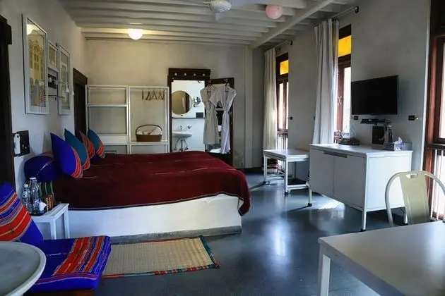 Oda (WHC Contemporary Heritage Junior Suit)