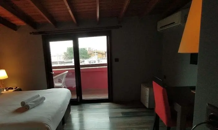 Standard Tek Büyük veya İki Ayrı Yataklı Oda