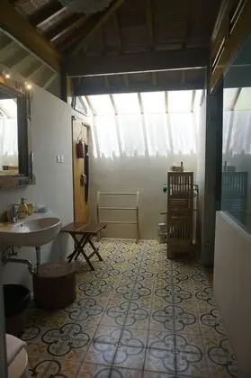 Deluxe Üç Kişilik Oda, Kısmi Deniz Manzaralı