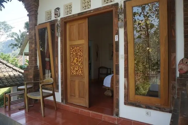 Deluxe Üç Kişilik Oda, Kısmi Deniz Manzaralı