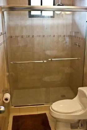 Tek Büyük Yataklı Oda, 2 Çift Kişilik Yatak