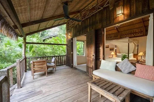 Deluxe Private Garden PLANTATION Bungalow